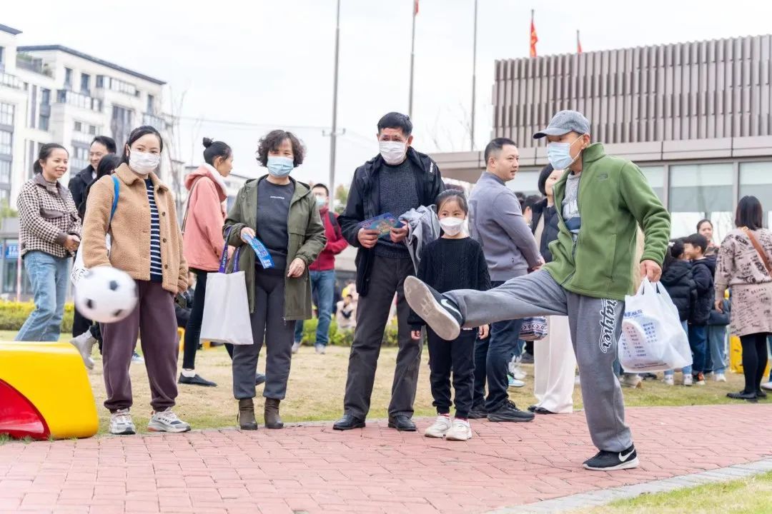 博鱼近千人参与~这场幸福社区运动会点燃居民健身热情(图2)